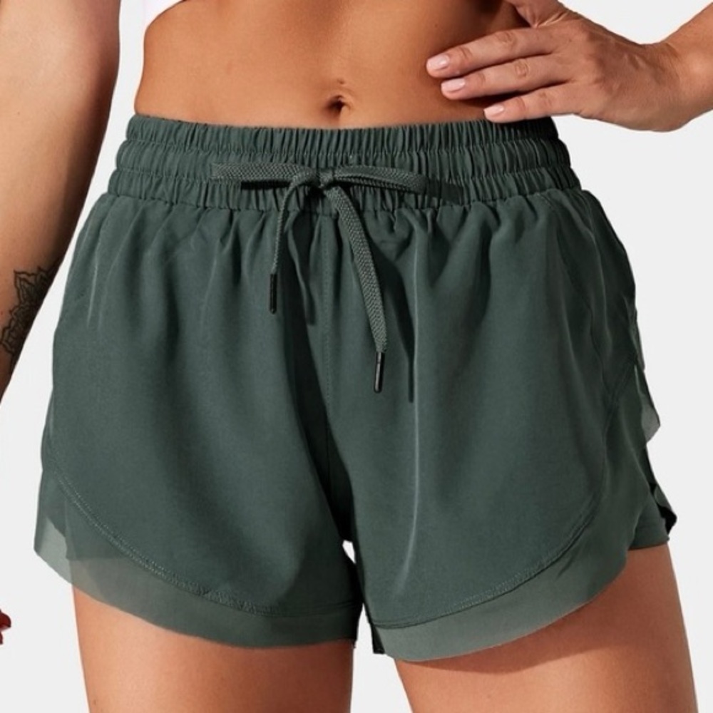 HALARA in my feels deep green Split-Hem Athletic Shorts with Drawstring xs